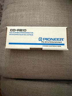 Pioneer CD-R 10 auxiliary input adapter