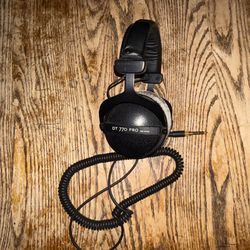 beyerdynamic DT 770 PRO 250 Ohm Studio Headphone - $125 (Silverlake)