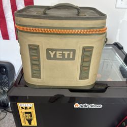 Yeti Soft cooler 12can 