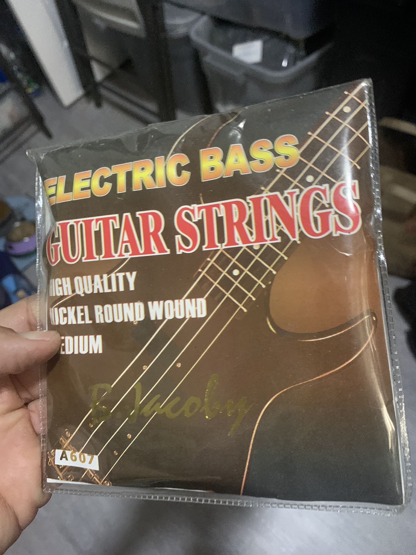 electric bass strings new In original pack