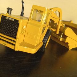 Caterpillar Die-cast Construction Toy 