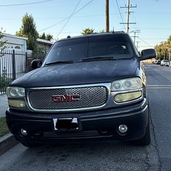 2004 GMC Yukon Denali
