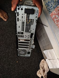 Hp elite desk 800 g3 sff with Rx 550 2gb