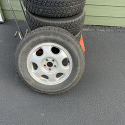 Studded Winter tires 205/70 R15