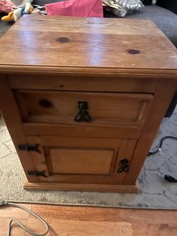 2 identical Night stands free