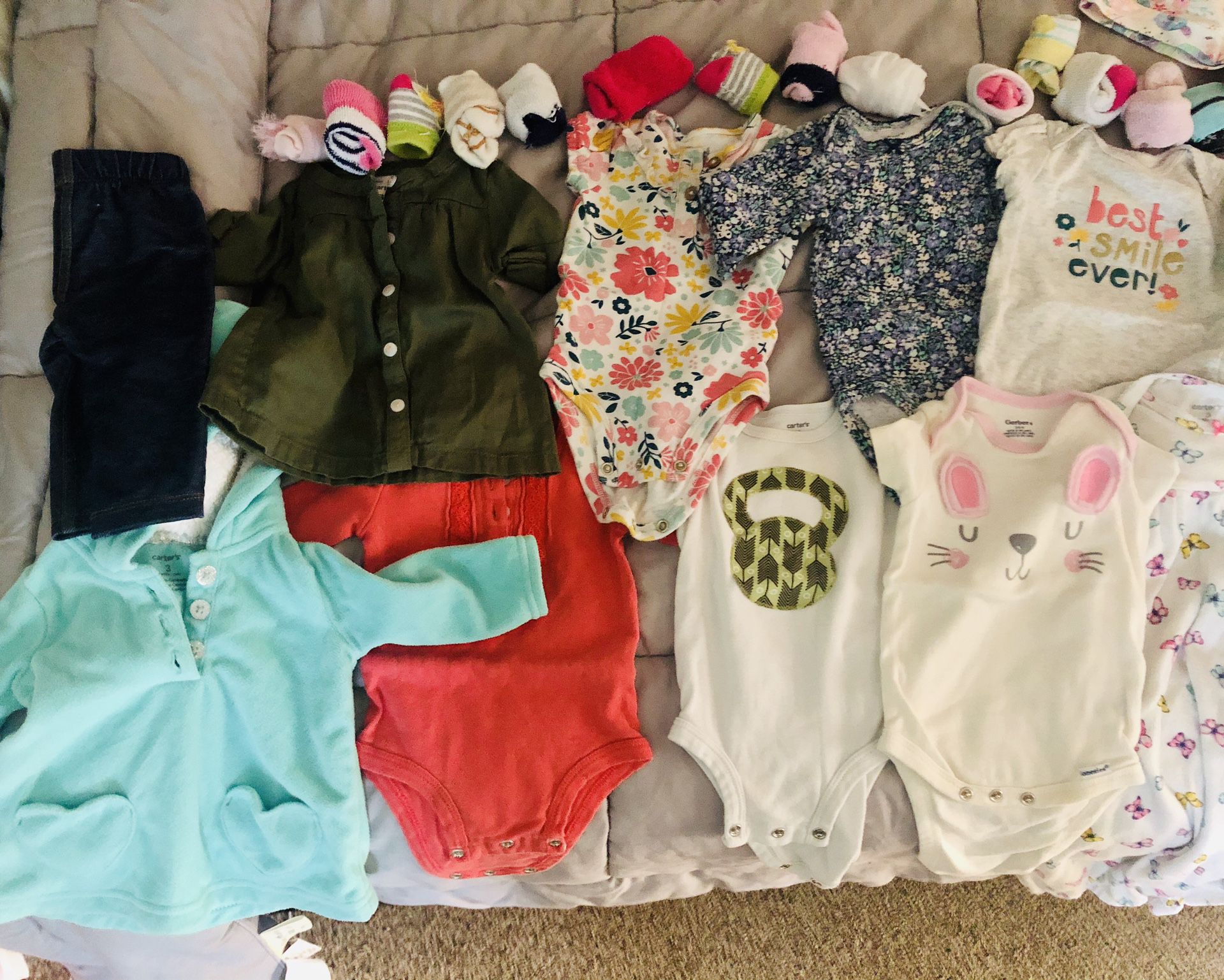 Baby clothes! 0-3 month barely used