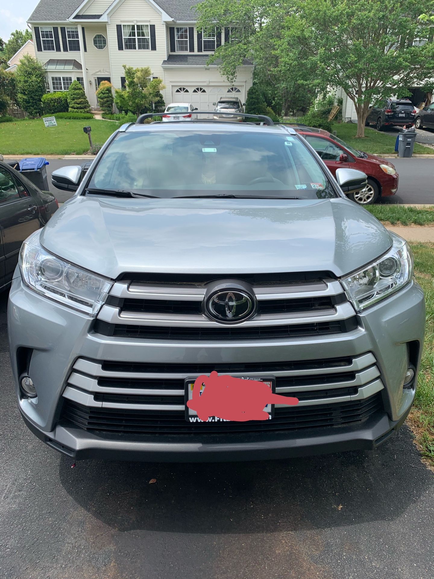 Toyota Highlander 2019 XLE leather seat with towing hitch