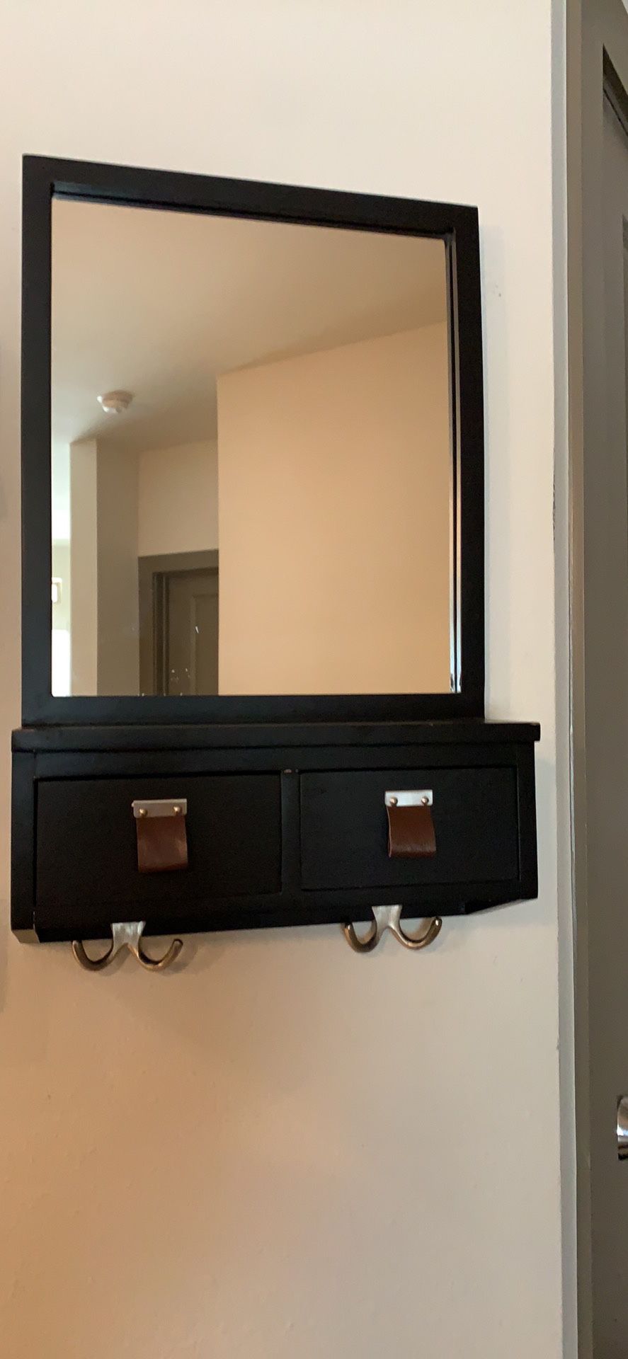 Mounted wall mirror