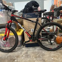 Giant Revel Mountain Bike 