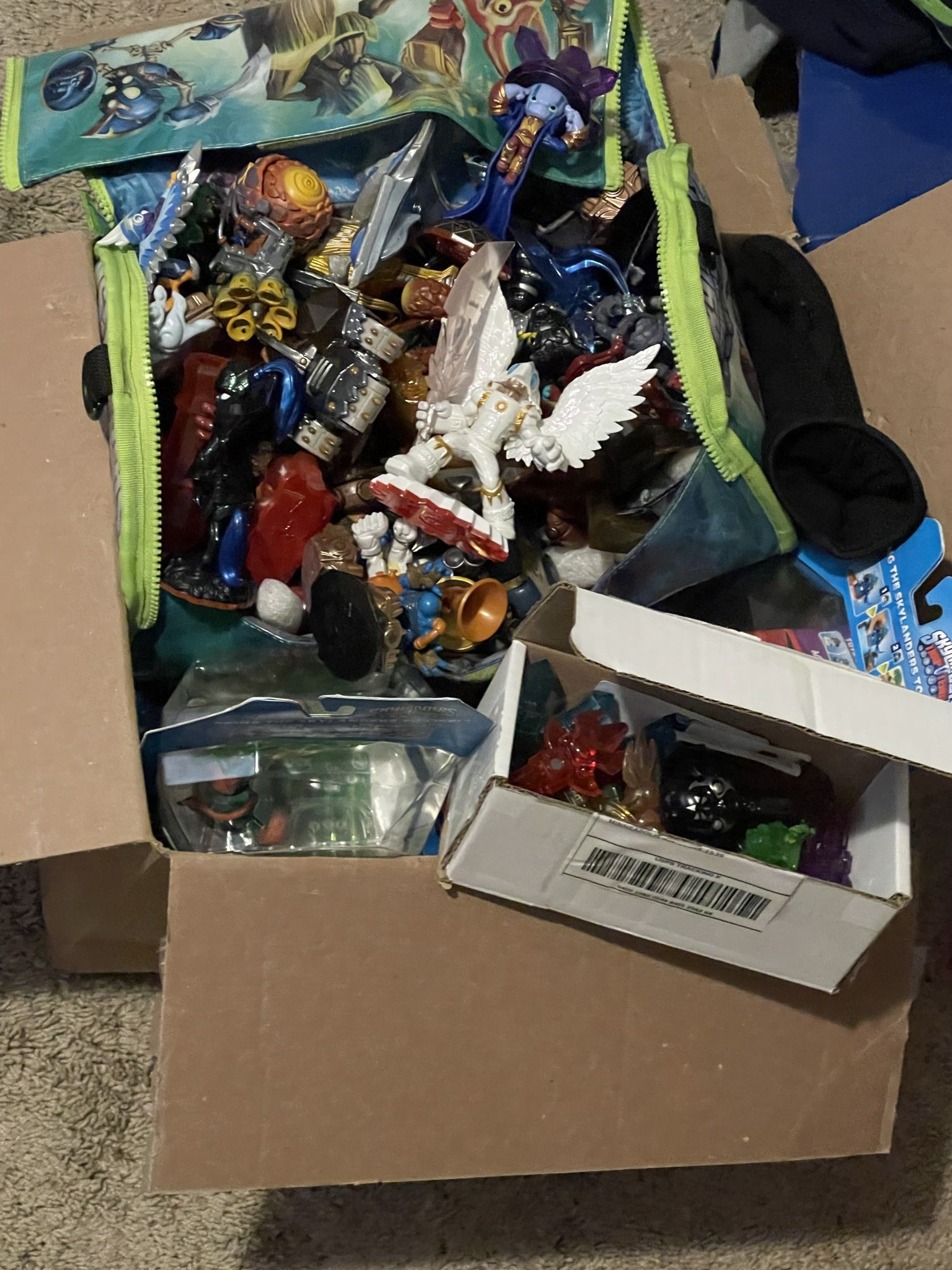 Huge Skylanders Lot (spyros Adventure- Giants - Swap Force - Trap Team - Superchargers.) 