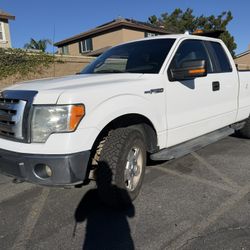 Pick Up Truck  2011 Ford F-150 xLT 4X4  Clean Title .. Smog Check Ready ✅✅ Extra Cab, 4 Dr.  6.5’ bed Back Rack Retractable Bed Vover  5.0L V8 Eng  Fl