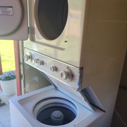 Washer Stackable 24"