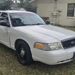 Ford  crown victoria