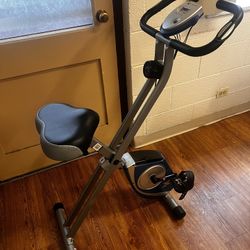 XTERRA Fitness Folding Exercise Bike