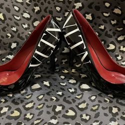 Valentino Garavani Pumps