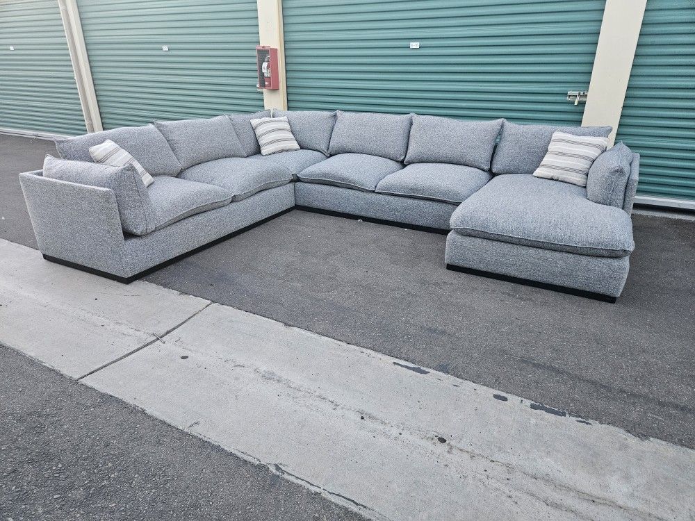 FREE DELIVERY!!! Bobs Furniture "Mirage" 4 pc Sectional Couch ($3K Retail...60% OFF!!!)