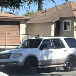 2004 Ford. Expedition
