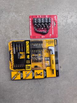 🔥 BRAND NEW DEWALT 36-PC RIGHT ANGLE BIT SET & MILWAUKEE BIT HOLDER 🛠️ (FIRM)