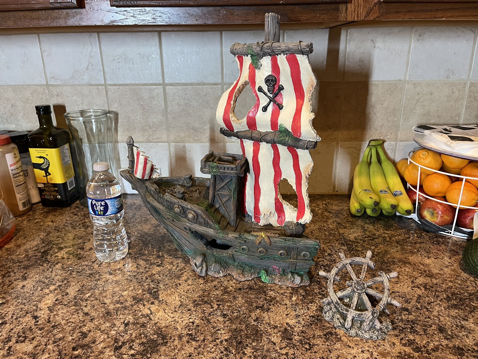 Large Pirate Ship Fish Tank / Aquarium Decoration And Ship Steering Wheel 