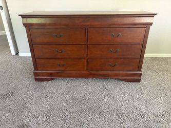 Cherry Wood 6-Drawer Dresser