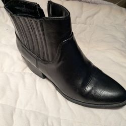 Cute  Size 8 Boots 
