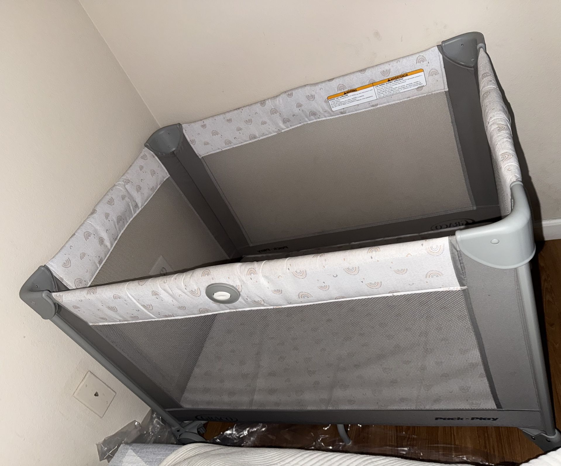 Graco Playpen(like New) 