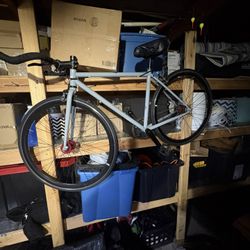 For sale is a State Bicycle Co. single-speed / fixed-gear road bike in very good condition. This bike has been well cared for and stored indoors. It’s