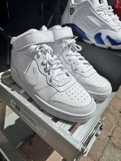 Nike Court Borough Size 6.5Y