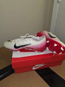 Soccer cleats