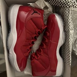 DS NEW JORDAN 11 WIN LIKE 96 SIZE 9.5 & 10