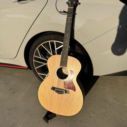 Taylor 114e guitar