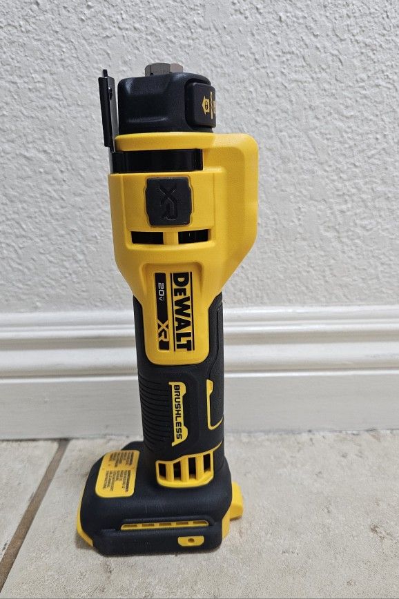 Dewalt Xr Cut Out Tool ( Tool Only)