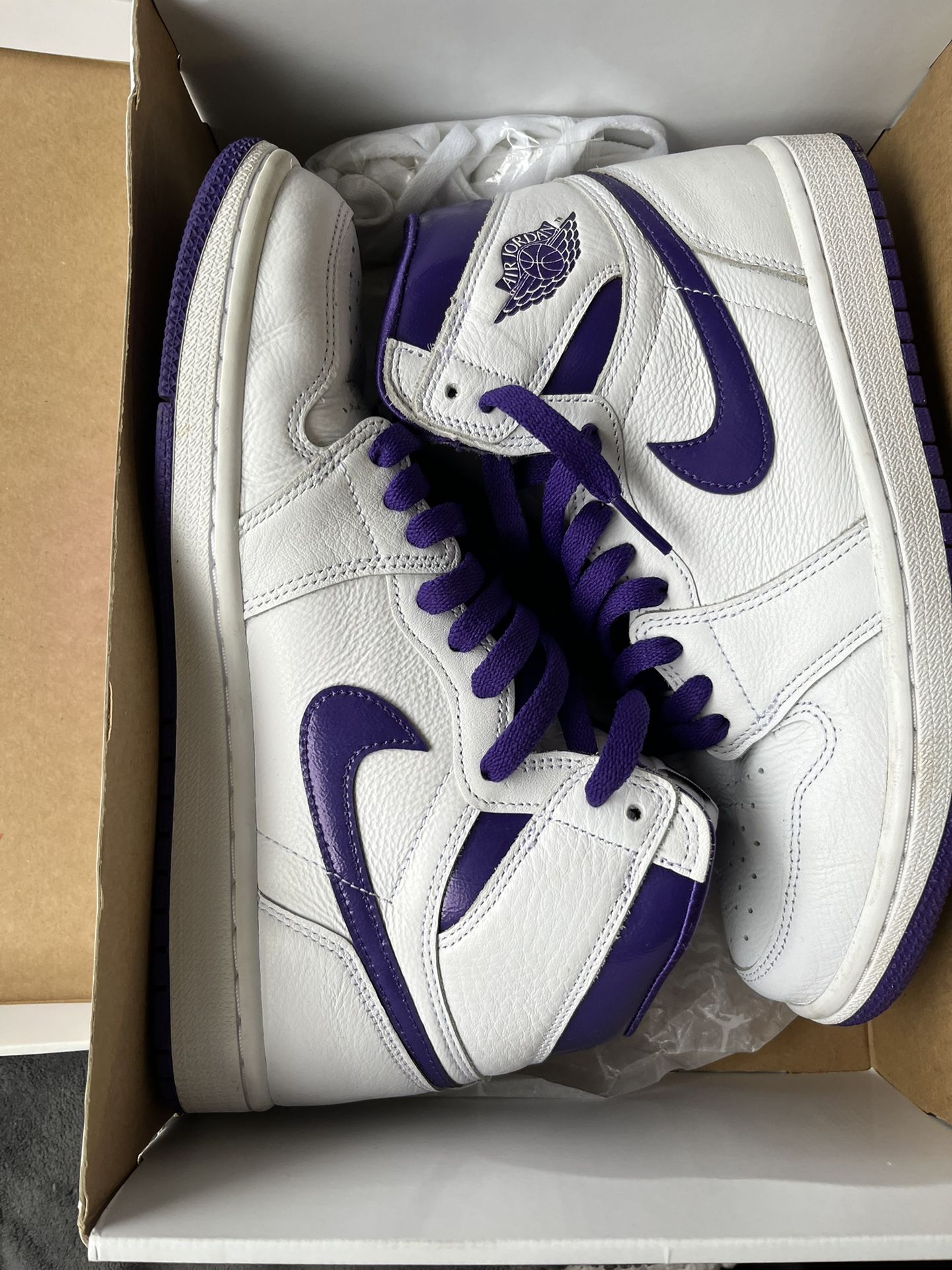 Jordan 1s Sz 8.5W / 7Y