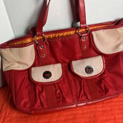 Tommy Hilfiger Women's Large red and Cream Double Strap Pocketed Shoulder Zip 