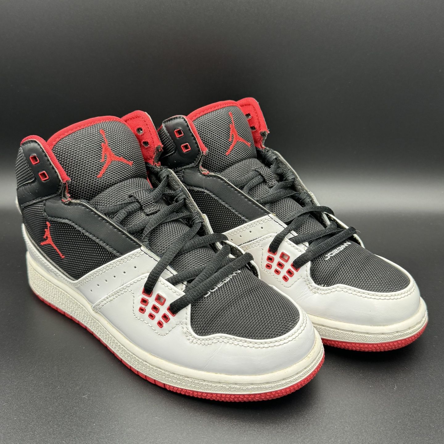 Boys’ Air Jordan Size 4Y (Black/True Red-White)