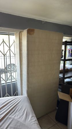 King size mattress base