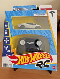 Hot Wheels RC Tesla Cybertruck