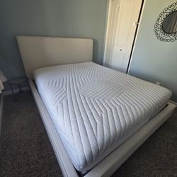 Queen Bed - Frame, Box Spring, Casper Mattress 