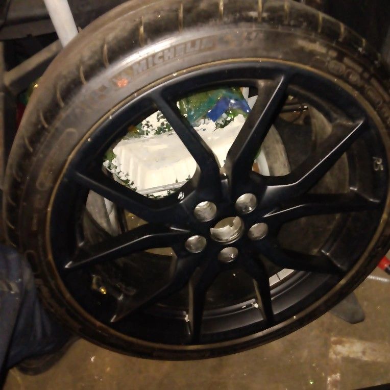 235/35/zr19 AND RIMS FOR SALE