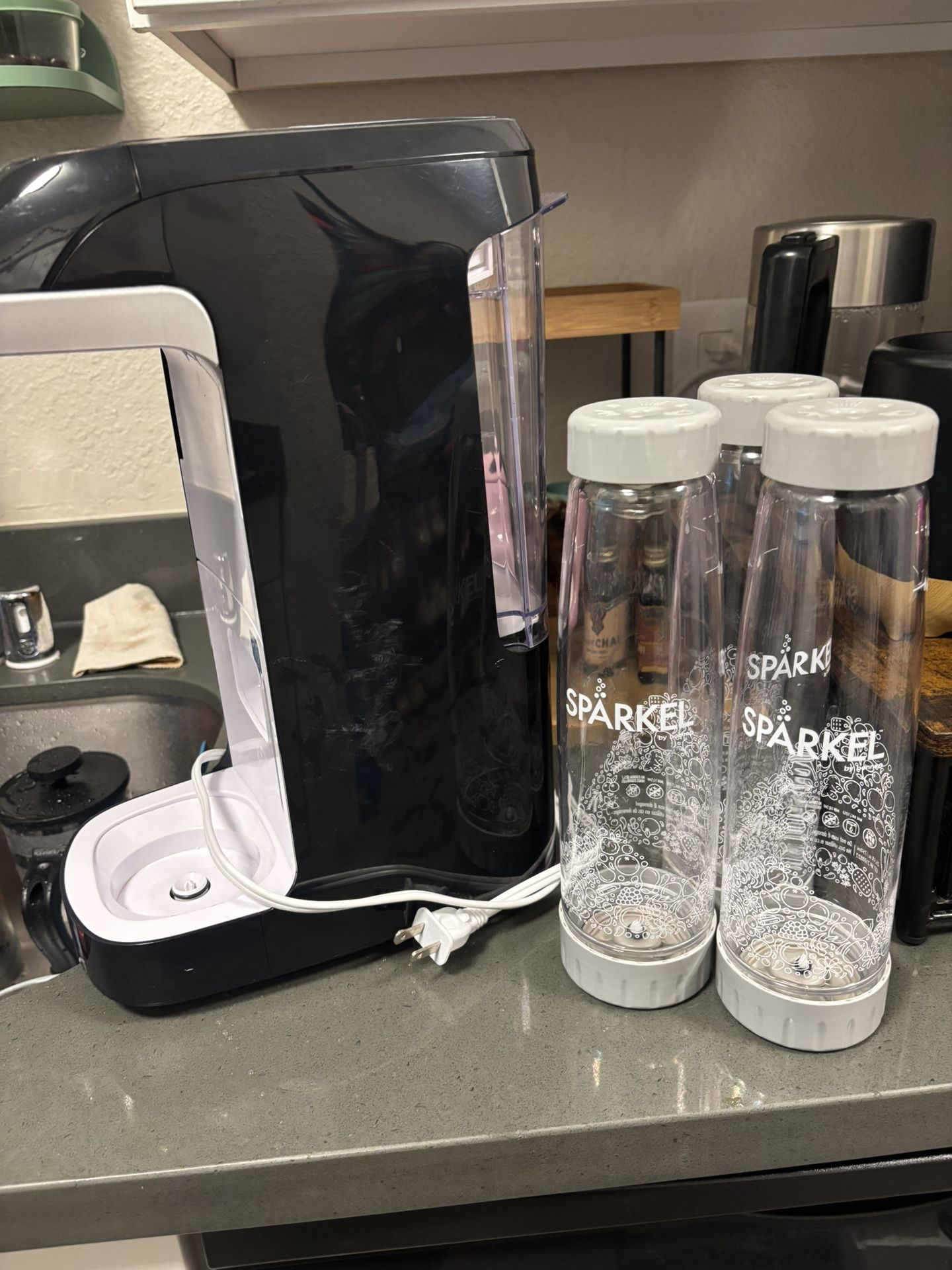 Sparkel bubbles Carbonated Water Machine