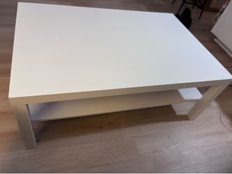 Modern White Coffee Table – Great Condition