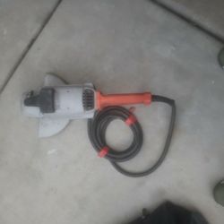 MILWAUKEE HEAVY DUTY 9" ANGLE GRINDER