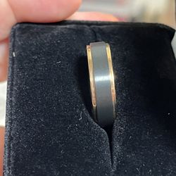 Men’s Wedding Band Size 10 (never Worn)