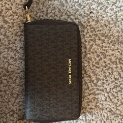 Micheal Kors wallet