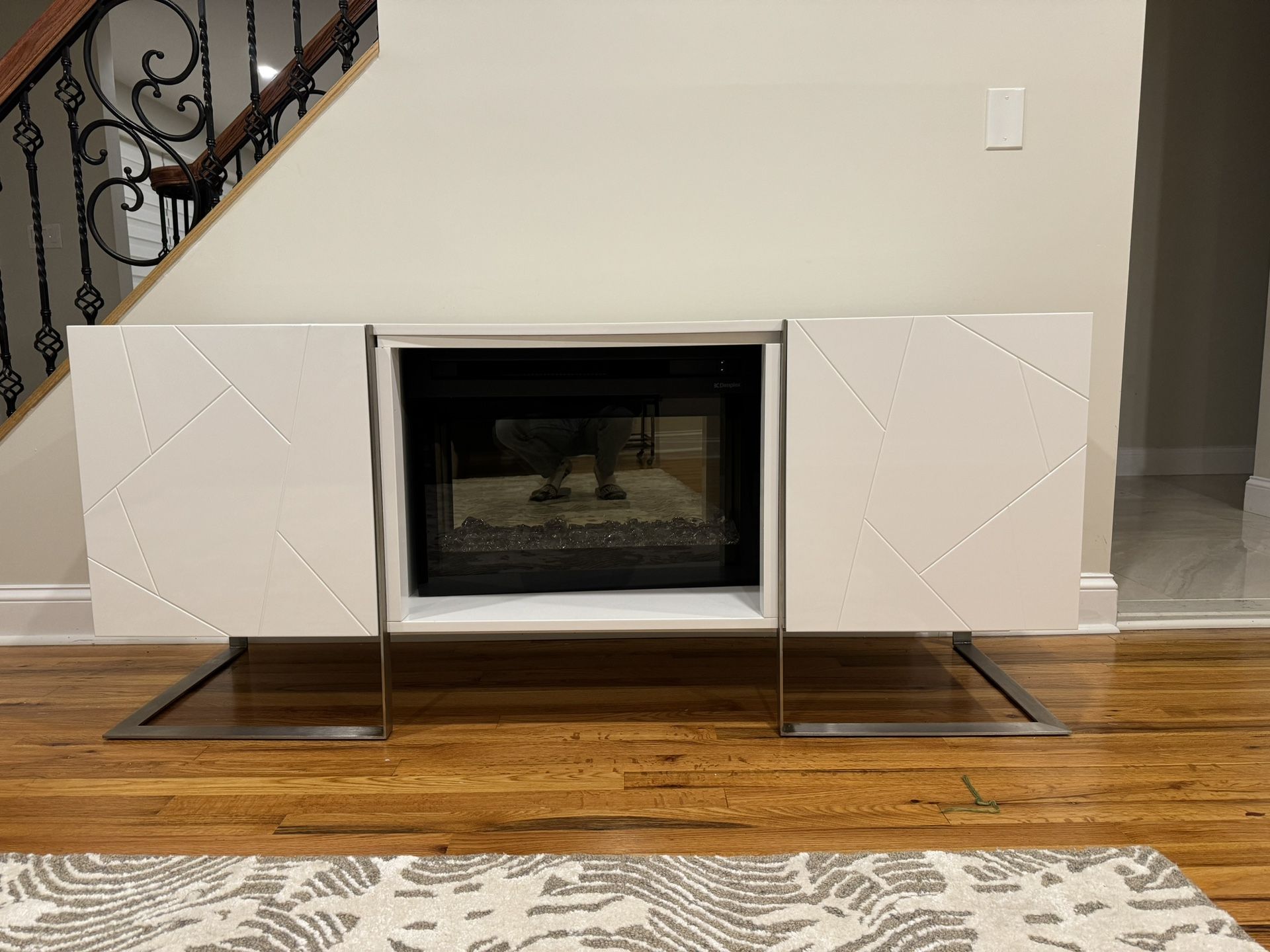 White Tv Console