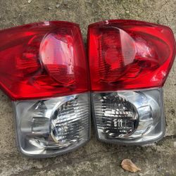2012 Toyota Tundra Head And Taillight