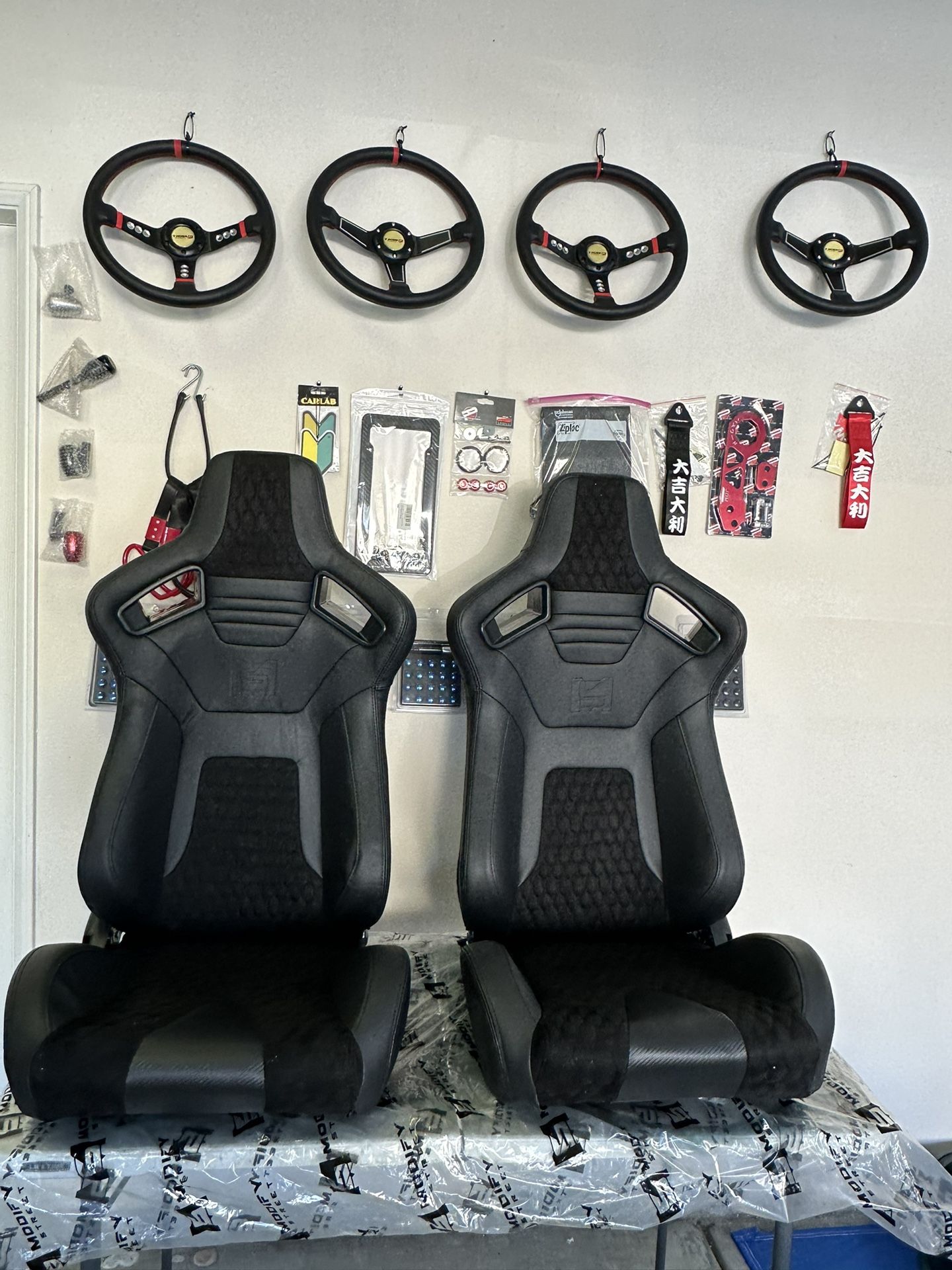 Universal Racing Seats