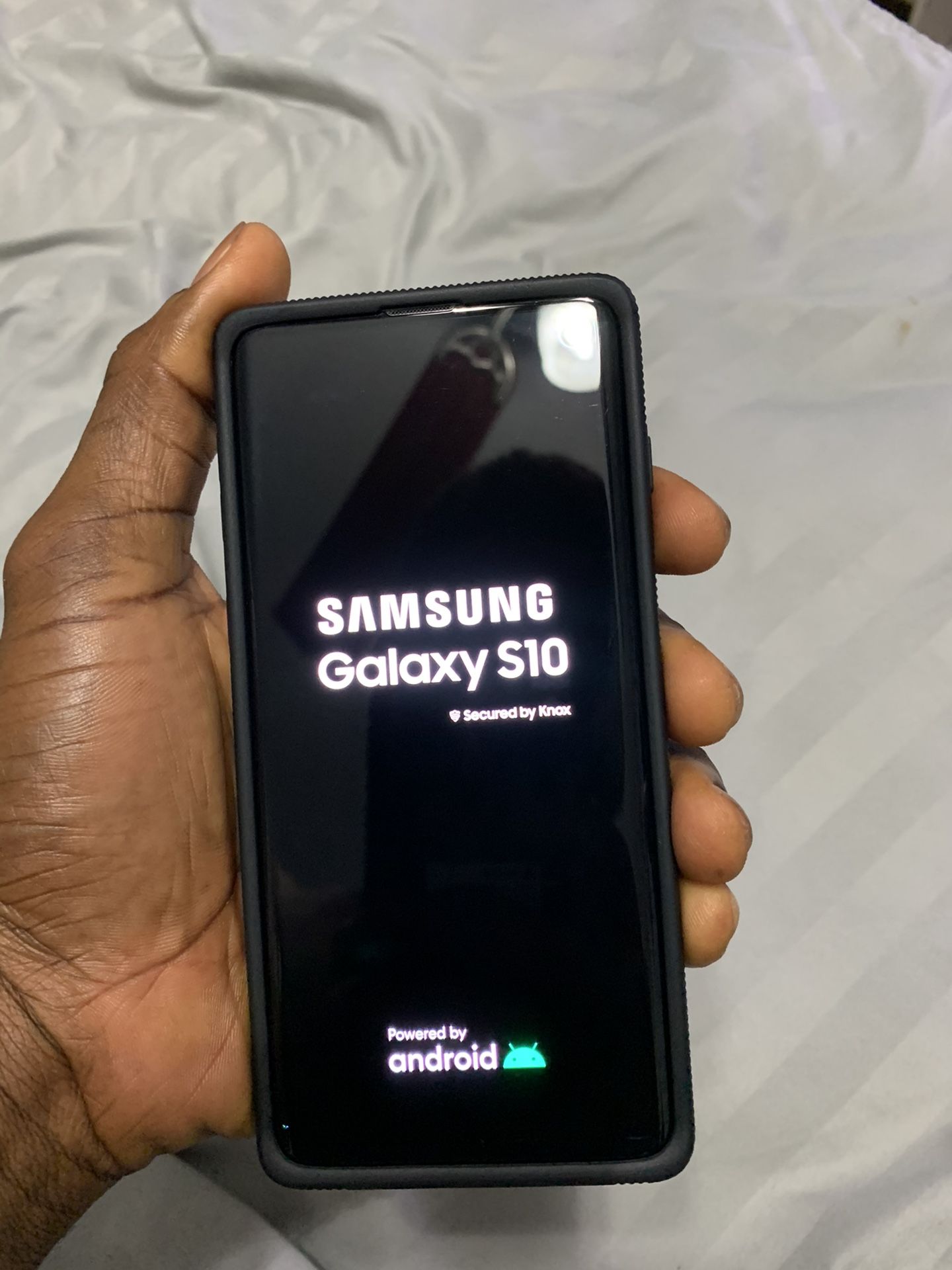 Sprint Galaxy S10 128GB don’t ask me scammers I’m not shipping anywhere local meet up only McDonald’s or Kroger