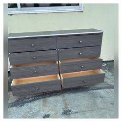 8 Drawer Dresser 