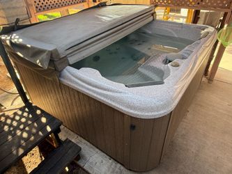 South Sea Spa Hot Tub - Great Condition - 1 owner